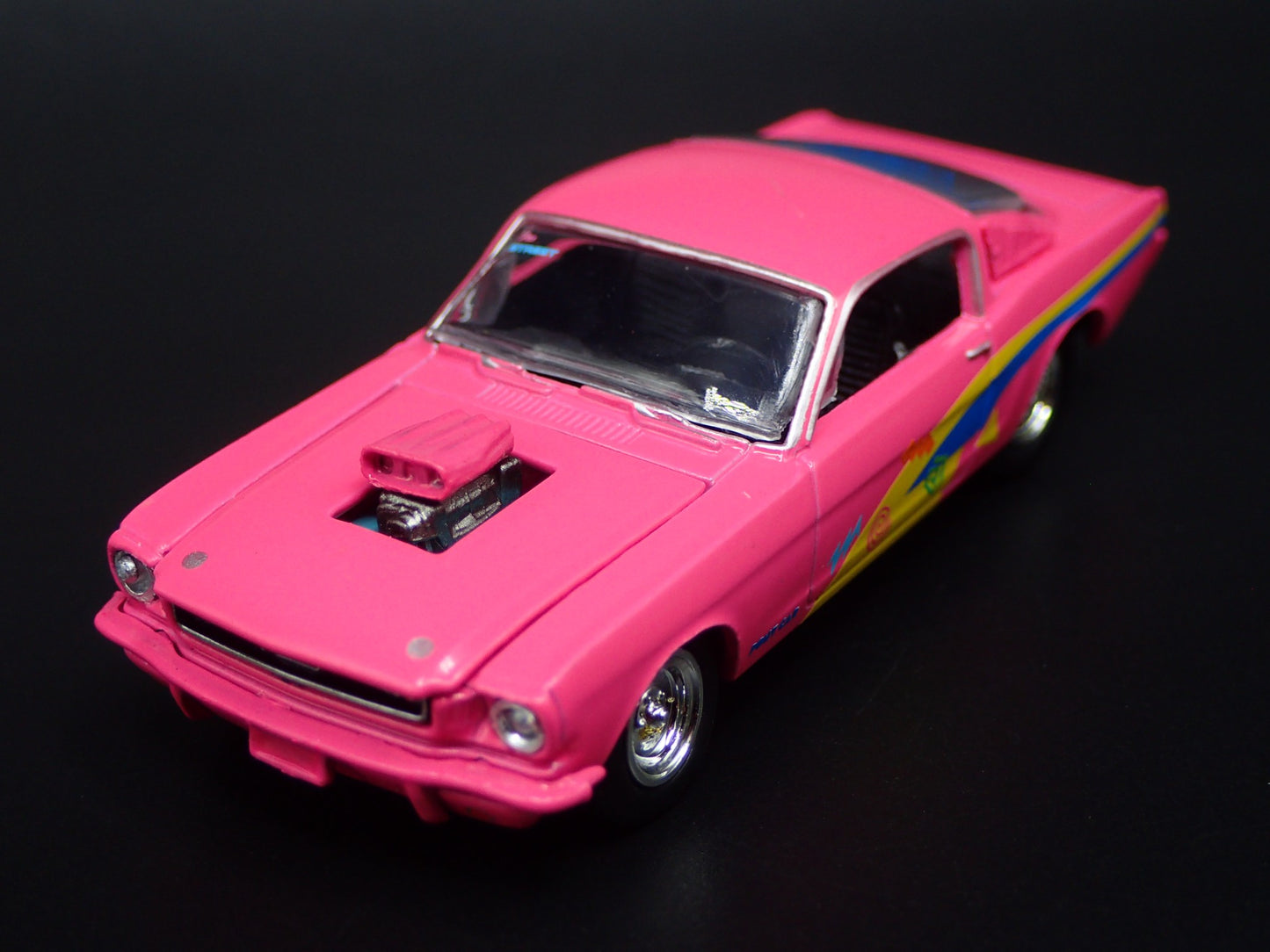 1966 66 FORD MUSTANG FASTBACK 2+2 PINK 1:64 SCALE COLLECTIBLE DIECAST MODEL CAR