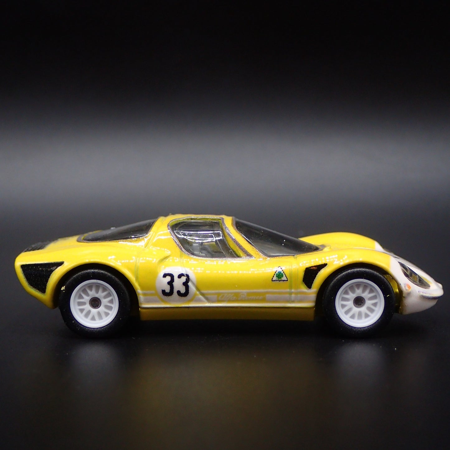1967-1969 ALFA ROMEO 33 STRADALE YELLOW 1:64 SCALE DIORAMA DIECAST MODEL CAR