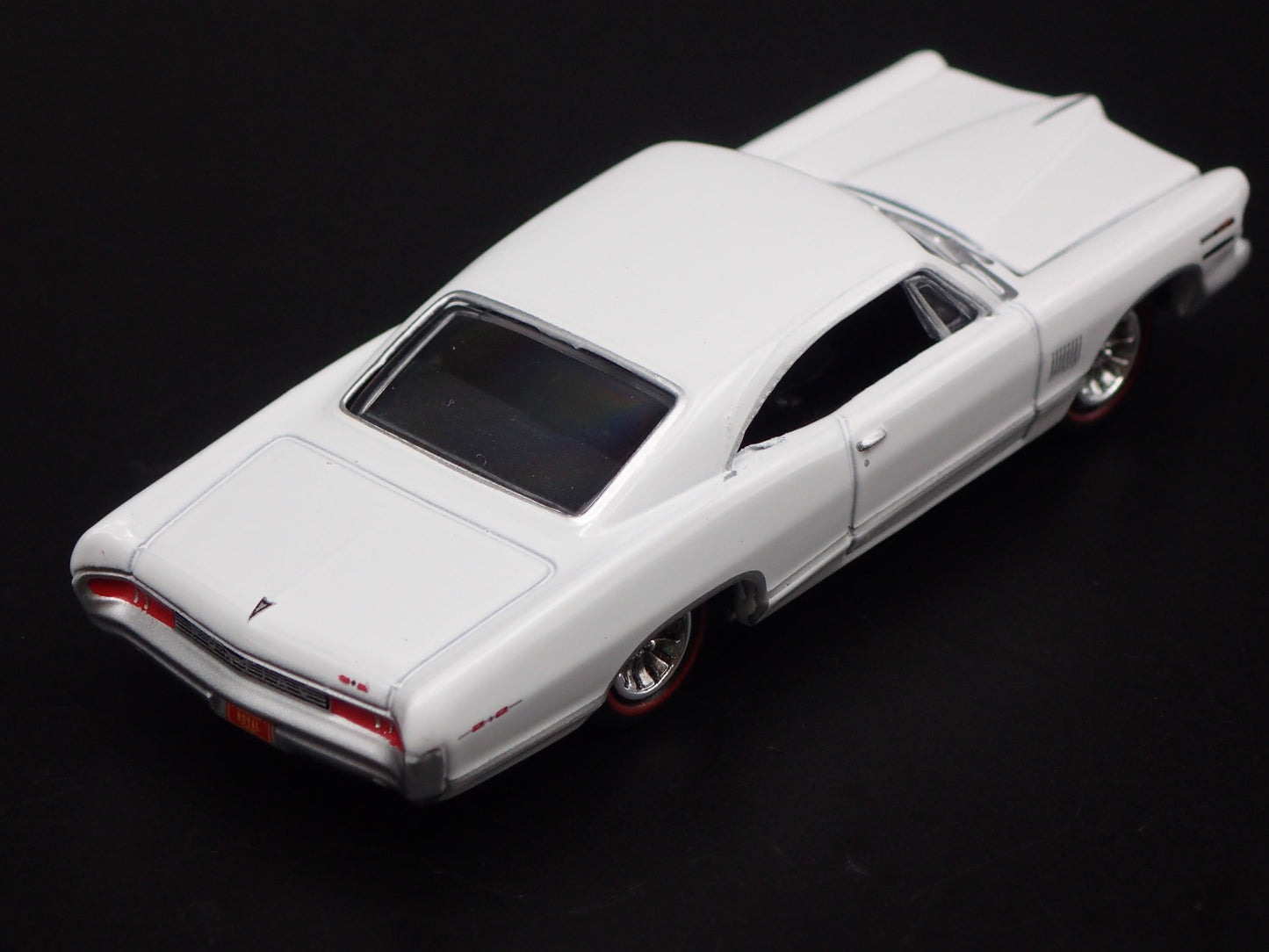 1965 65 PONTIAC CATALINA 2+2 ROYAL BOBCAT 1/64 SCALE DIORAMA DIECAST MODEL CAR