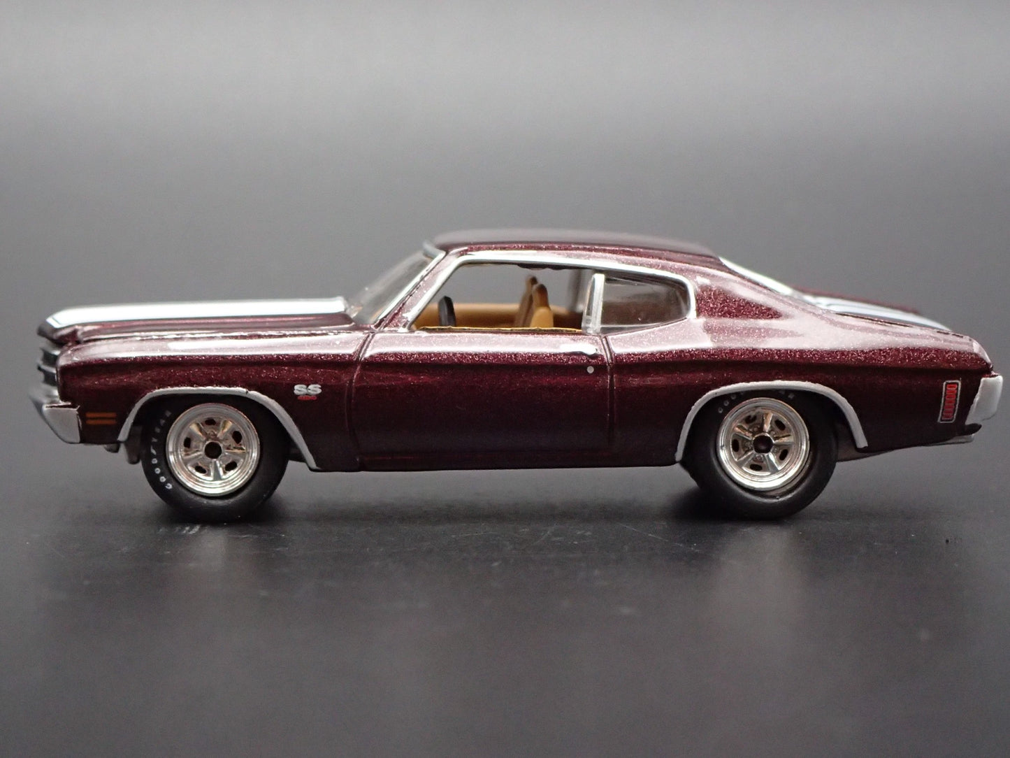 1970 70 CHEVY CHEVROLET CHEVELLE SS 454 1:64 SCALE DIORAMA DIECAST MODEL CAR