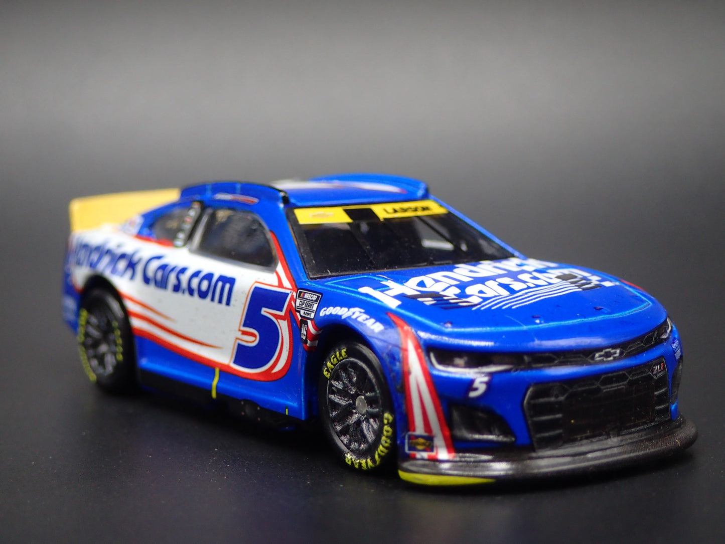 2024 CHEVY CAMARO ZL1 5 KYLE LARSON HENDRICKCARS NASCAR 1:64 DIECAST MODEL CAR