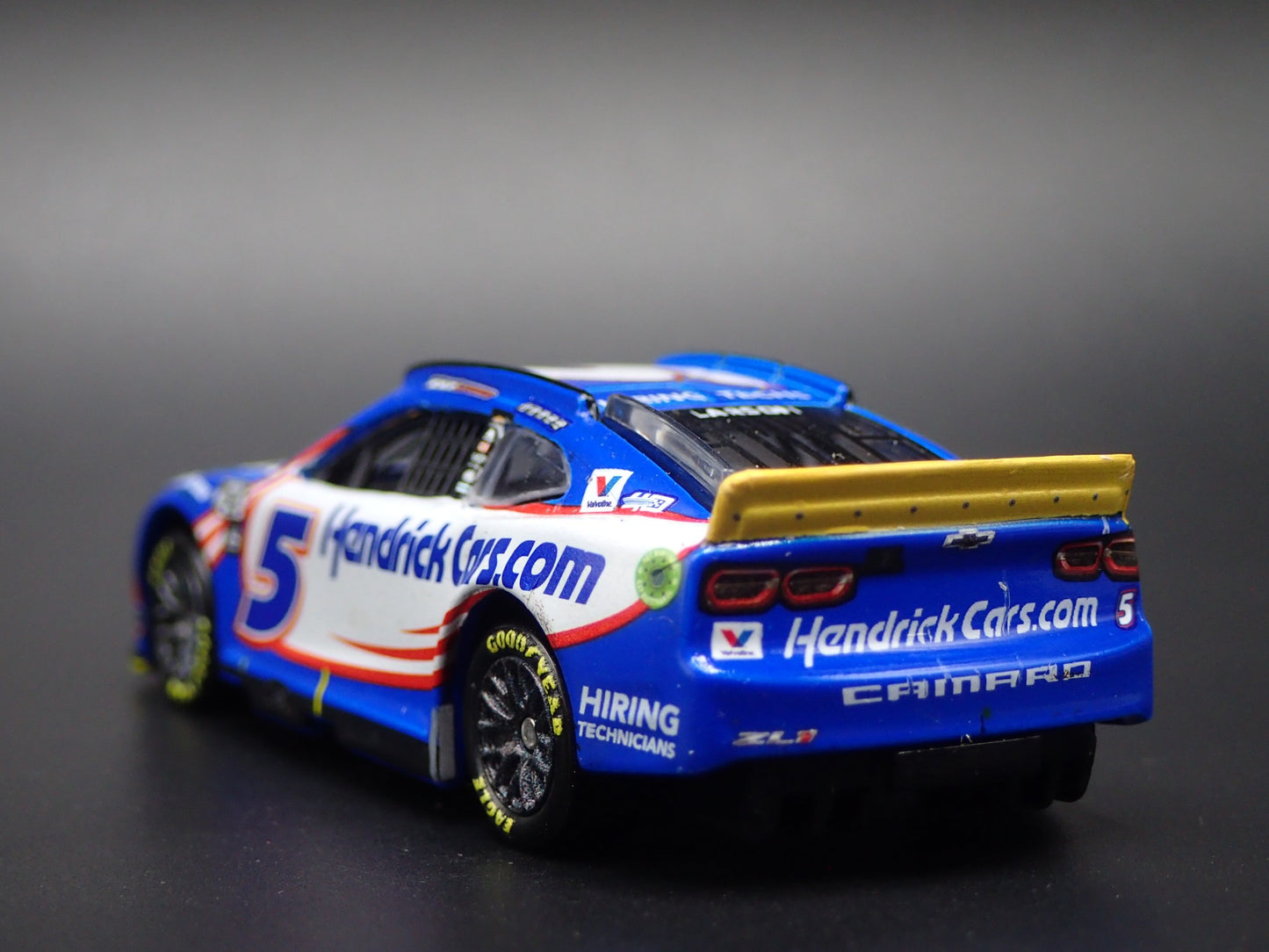2024 CHEVY CAMARO ZL1 5 KYLE LARSON HENDRICKCARS NASCAR 1:64 DIECAST MODEL CAR