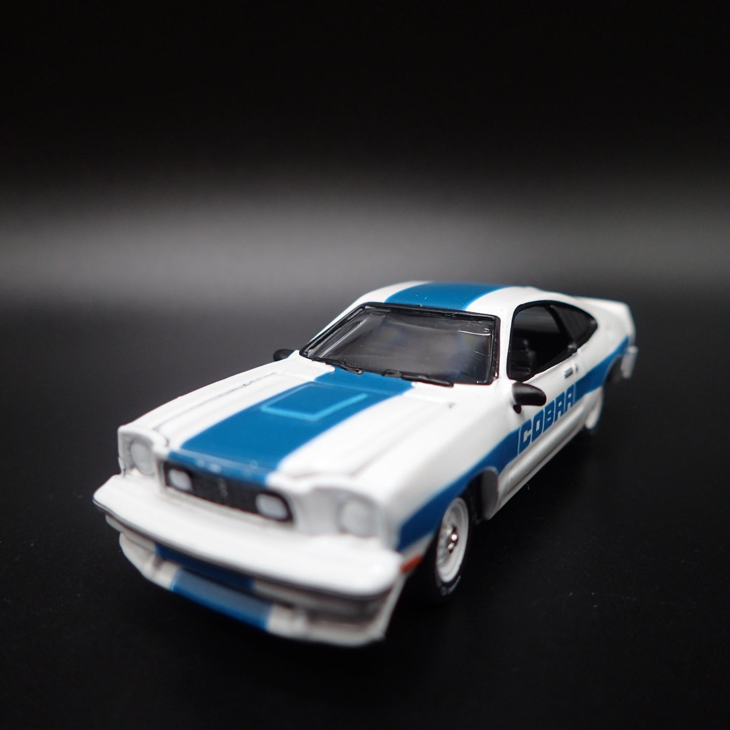 1978 78 FORD MUSTANG II COBRA ll WHITE 1:64 SCALE COLLECTIBLE DIECAST MODEL CAR
