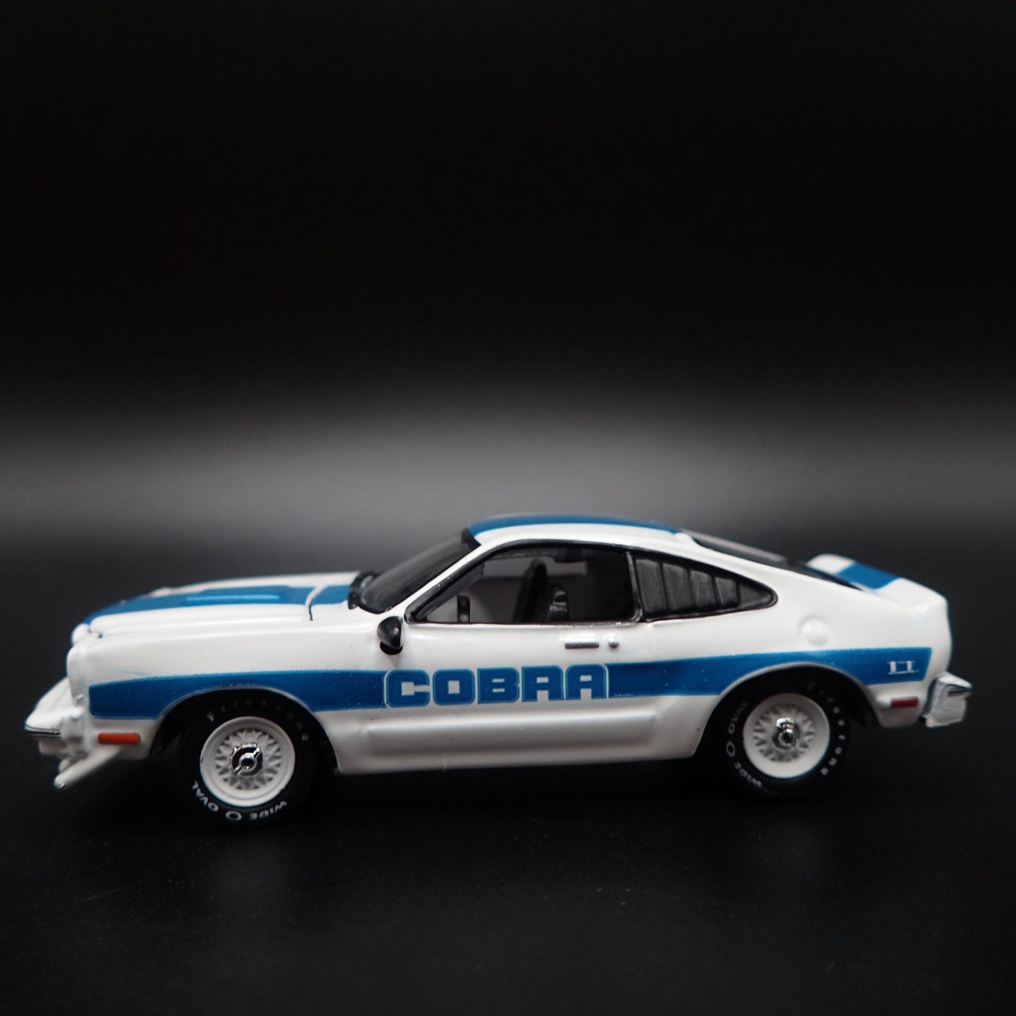 1978 78 FORD MUSTANG II COBRA ll WHITE 1:64 SCALE COLLECTIBLE DIECAST MODEL CAR
