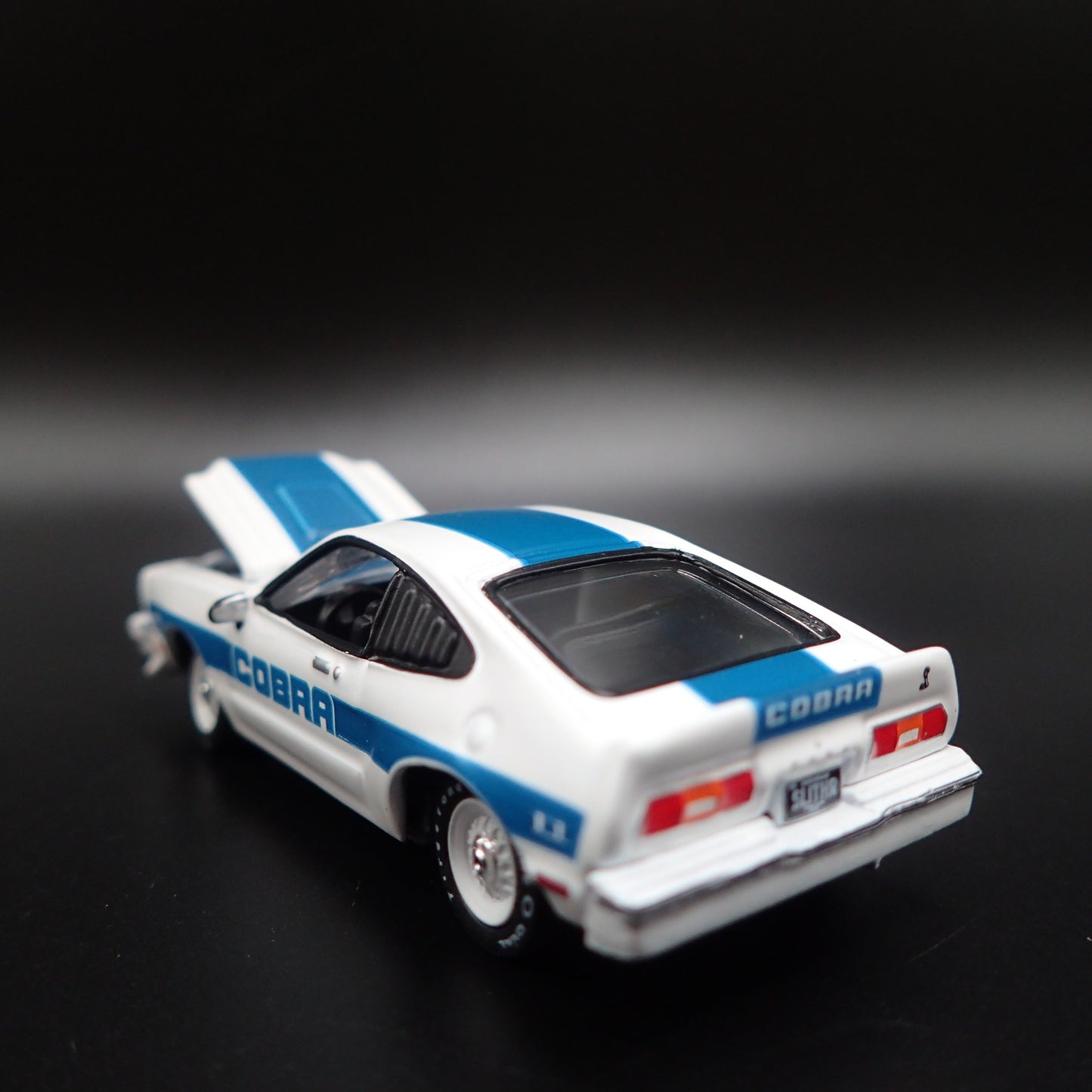 1978 78 FORD MUSTANG II COBRA ll WHITE 1:64 SCALE COLLECTIBLE DIECAST MODEL CAR