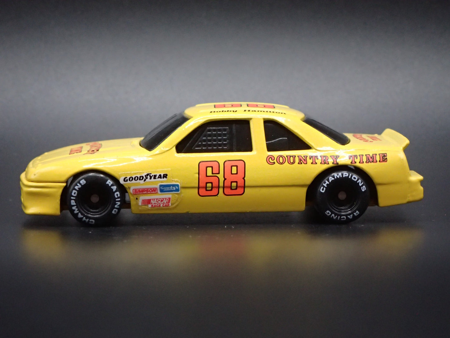 1991 91 OLDSMOBILE CUTLASS 68 BOBBY HAMILTON NASCAR 1:64 SCALE DIECAST CAR