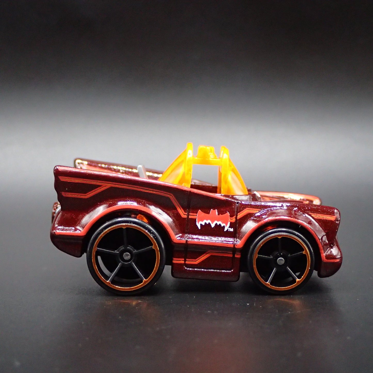 1966 66 BATMAN BATMOBILE ADAM WEST TV 1/64 SCALE COLLECTIBLE DIECAST MODEL CAR