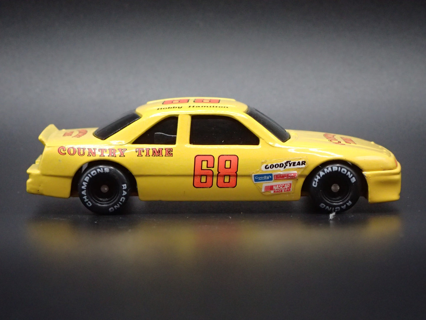 1991 91 OLDSMOBILE CUTLASS 68 BOBBY HAMILTON NASCAR 1:64 SCALE DIECAST CAR