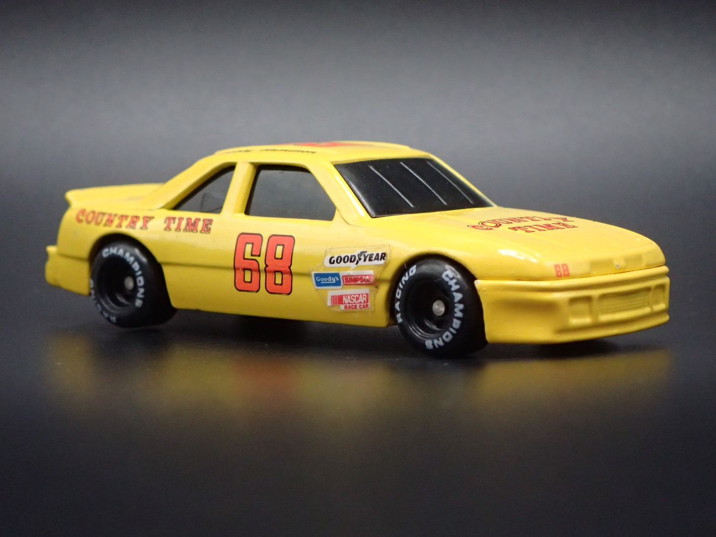1991 91 OLDSMOBILE CUTLASS 68 BOBBY HAMILTON NASCAR 1:64 SCALE DIECAST CAR