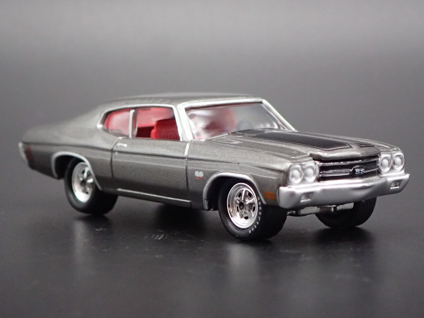 1970 70 CHEVY CHEVROLET CHEVELLE SS 454 1:64 SCALE DIORAMA DIECAST MODEL CAR
