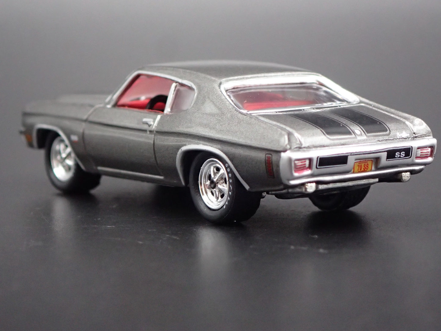 1970 70 CHEVY CHEVROLET CHEVELLE SS 454 1:64 SCALE DIORAMA DIECAST MODEL CAR