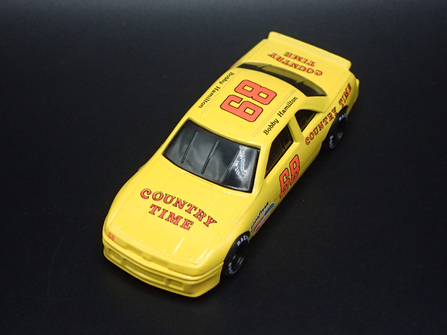 1991 91 OLDSMOBILE CUTLASS 68 BOBBY HAMILTON NASCAR 1:64 SCALE DIECAST CAR