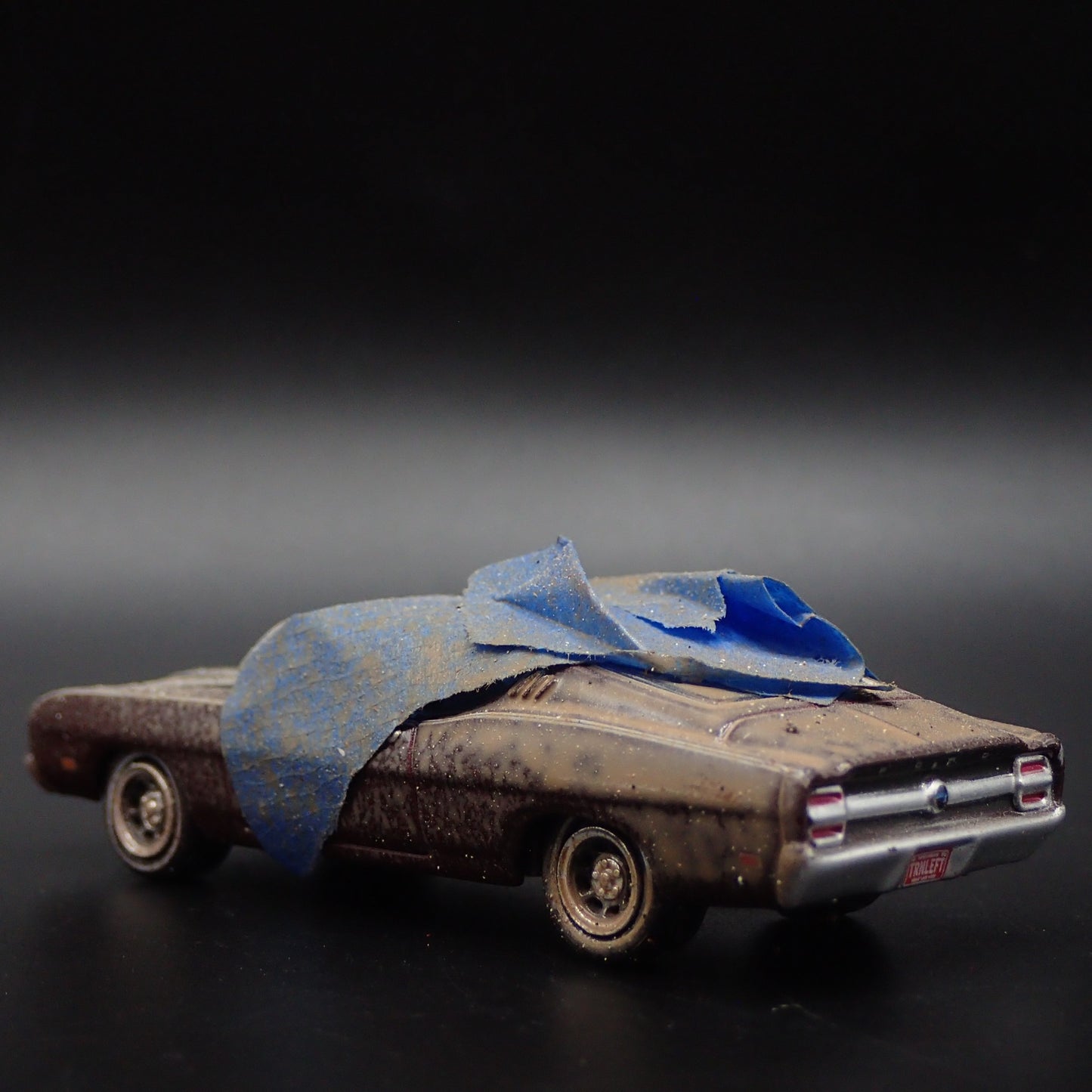 1969 69 FORD TORINO TALLADEGA BARN FIND 1:64 SCALE DIORAMA DIECAST MODEL CAR