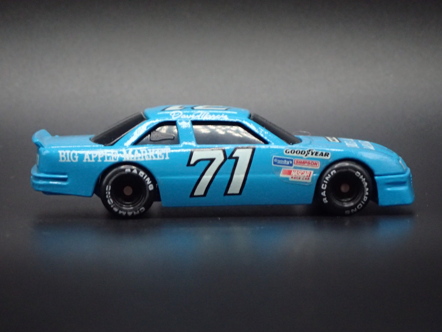1994 94 CHEVY LUMINA #71 DAVE MARCIS NASCAR 1:64 SCALE DIECAST MODEL CAR