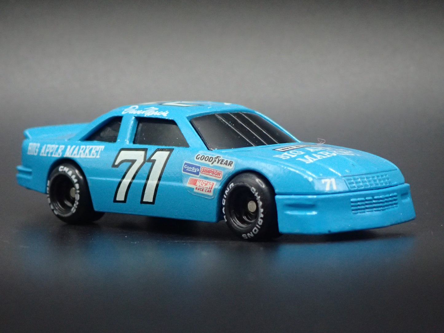 1994 94 CHEVY LUMINA #71 DAVE MARCIS NASCAR 1:64 SCALE DIECAST MODEL CAR