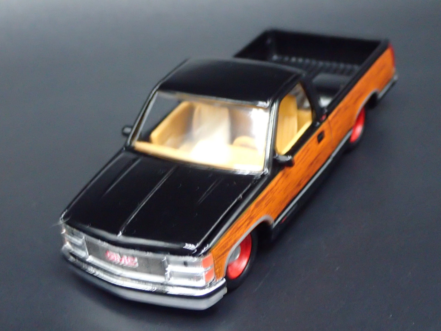1989 89 GMC SIERRA 1500 PICKUP TRUCK 1/64 SCALE COLLECTIBLE DIECAST MODEL CAR