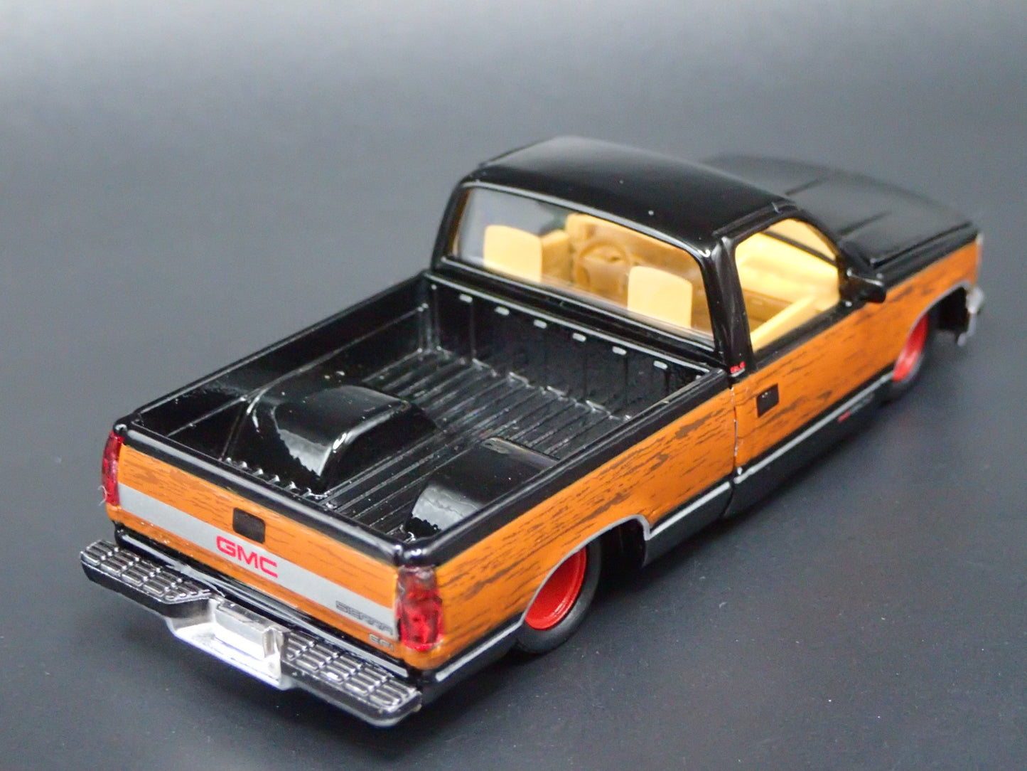 1989 89 GMC SIERRA 1500 PICKUP TRUCK 1/64 SCALE COLLECTIBLE DIECAST MODEL CAR