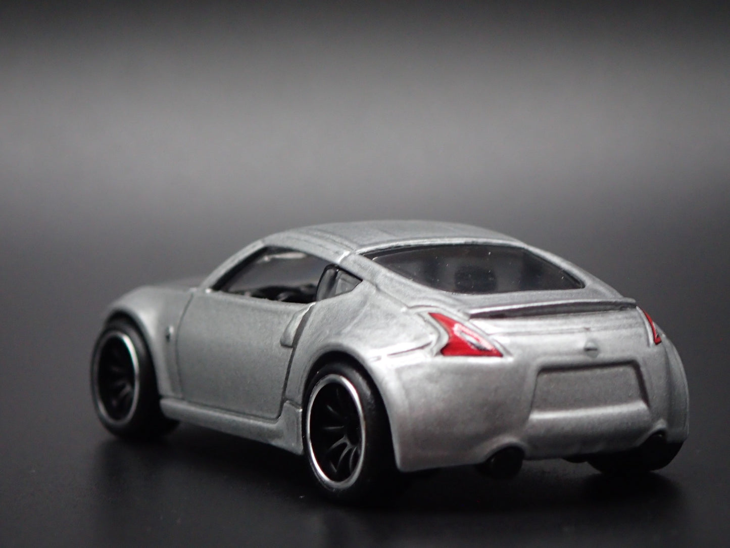 2009-2020 NISSAN 370Z SILVER 1:64 SCALE COLLECTIBLE DIORAMA DIECAST MODEL CAR