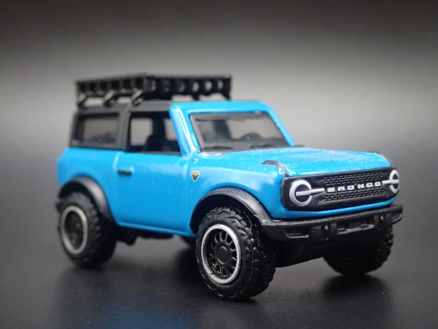 2021-2026 FORD BRONCO 2 TWO DOOR w/ HITCH 1:64 SCALE DIORAMA DIECAST MODEL CAR