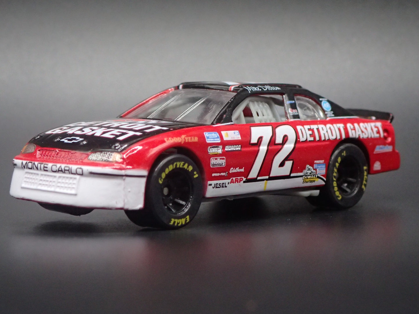 1997 97 CHEVY MONTE CARLO 72 MIKE DILLON NASCAR 1:64 SCALE DIECAST MODEL CAR