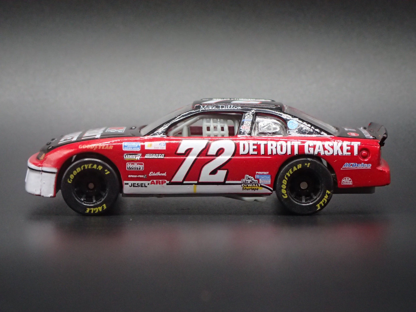 1997 97 CHEVY MONTE CARLO 72 MIKE DILLON NASCAR 1:64 SCALE DIECAST MODEL CAR