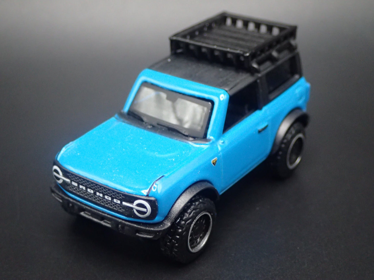 2021-2026 FORD BRONCO 2 TWO DOOR w/ HITCH 1:64 SCALE DIORAMA DIECAST MODEL CAR