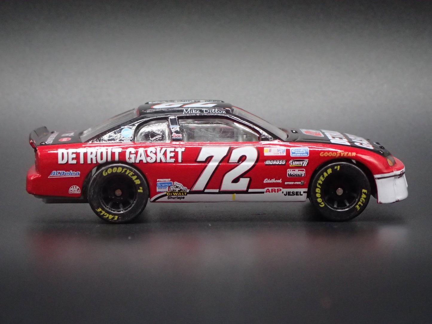 1997 97 CHEVY MONTE CARLO 72 MIKE DILLON NASCAR 1:64 SCALE DIECAST MODEL CAR
