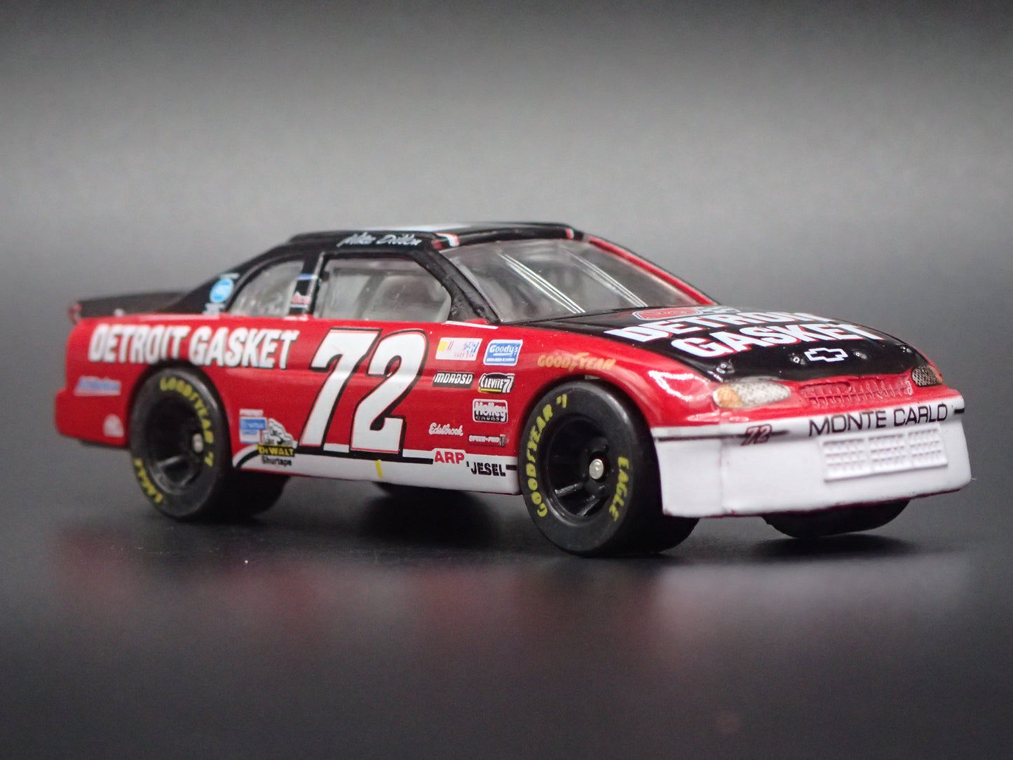 1997 97 CHEVY MONTE CARLO 72 MIKE DILLON NASCAR 1:64 SCALE DIECAST MODEL CAR