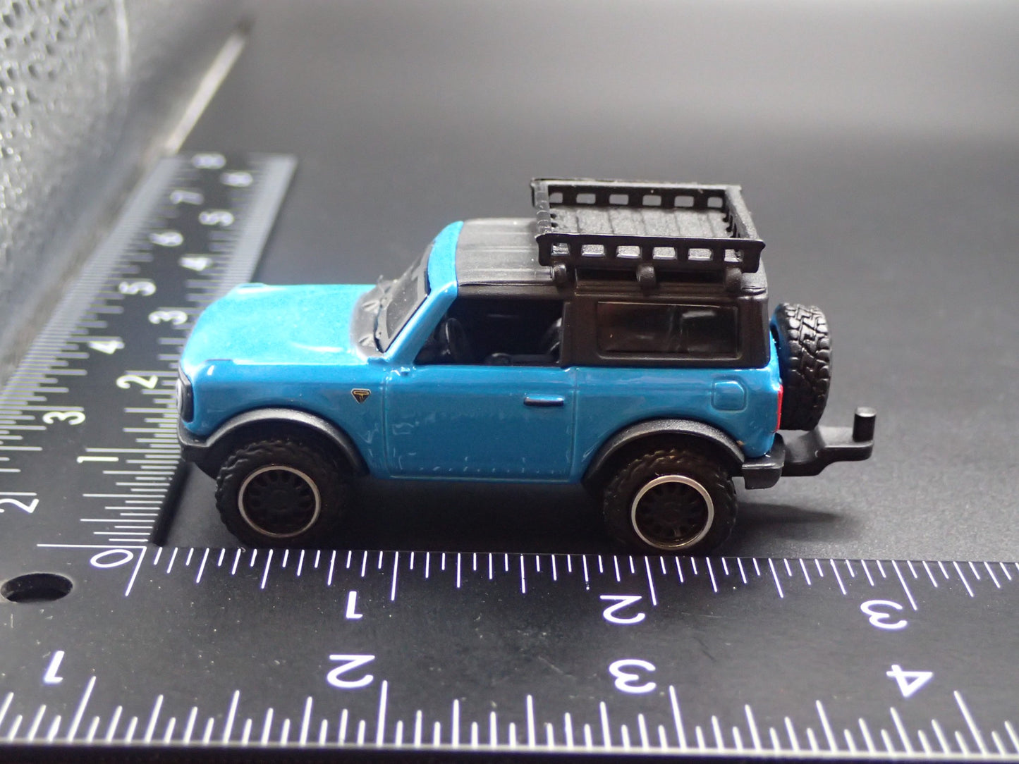 2021-2026 FORD BRONCO 2 TWO DOOR w/ HITCH 1:64 SCALE DIORAMA DIECAST MODEL CAR