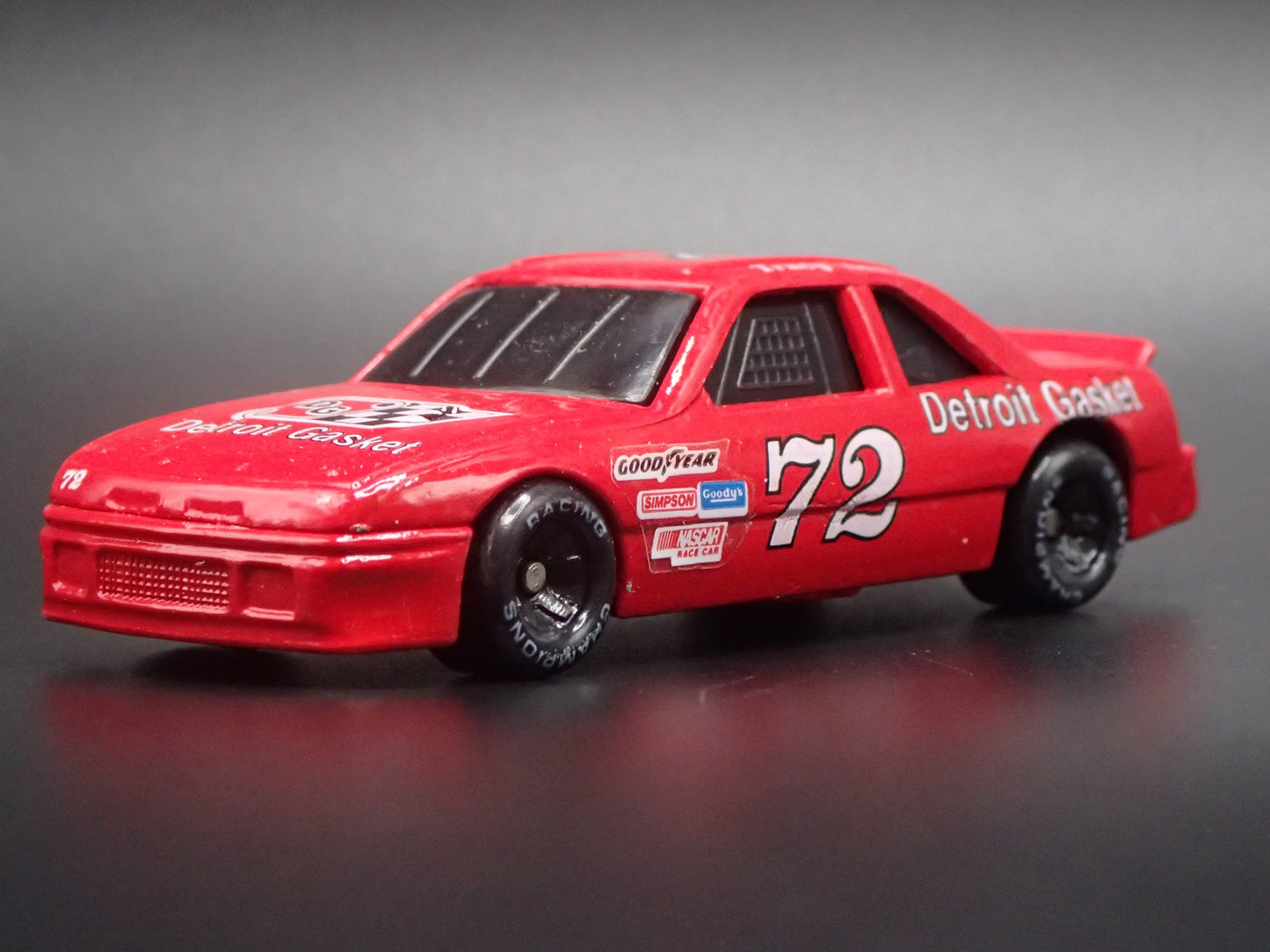 1991 91 OLDSMOBILE CUTLASS 72 TRACY LESLIE NASCAR 1:64 SCALE DIECAST MODEL CAR