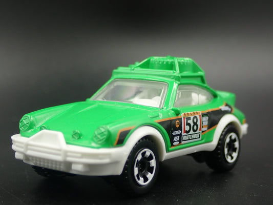 1985 85 PORSCHE 911 RALLY RACE CAR GREEN  1:64 SCALE DIORAMA DIECAST MODEL CAR