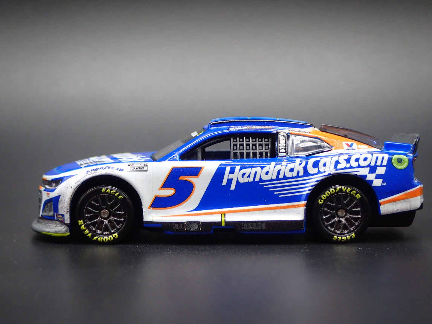 2024 CHEVY CAMARO ZL1 5 KYLE LARSON HENDRICKCARS NASCAR 1:64 DIECAST MODEL CAR