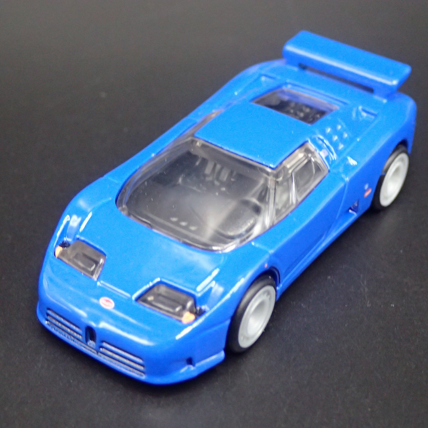 1991-1995 BUGATTI EB110 SUPER CAR BLUE 1:64 SCALE DIORAMA DIECAST MODEL CAR