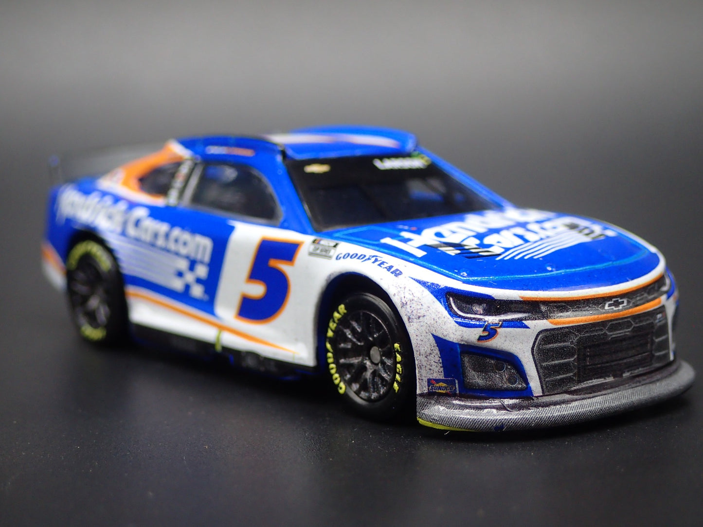 2024 CHEVY CAMARO ZL1 5 KYLE LARSON HENDRICKCARS NASCAR 1:64 DIECAST MODEL CAR