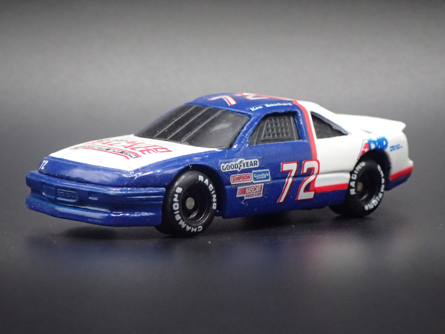 1991 91 PONTIAC GRAND PRIX 72 KEN BOUCHARD NASCAR 1:64 SCALE DIECAST MODEL CAR