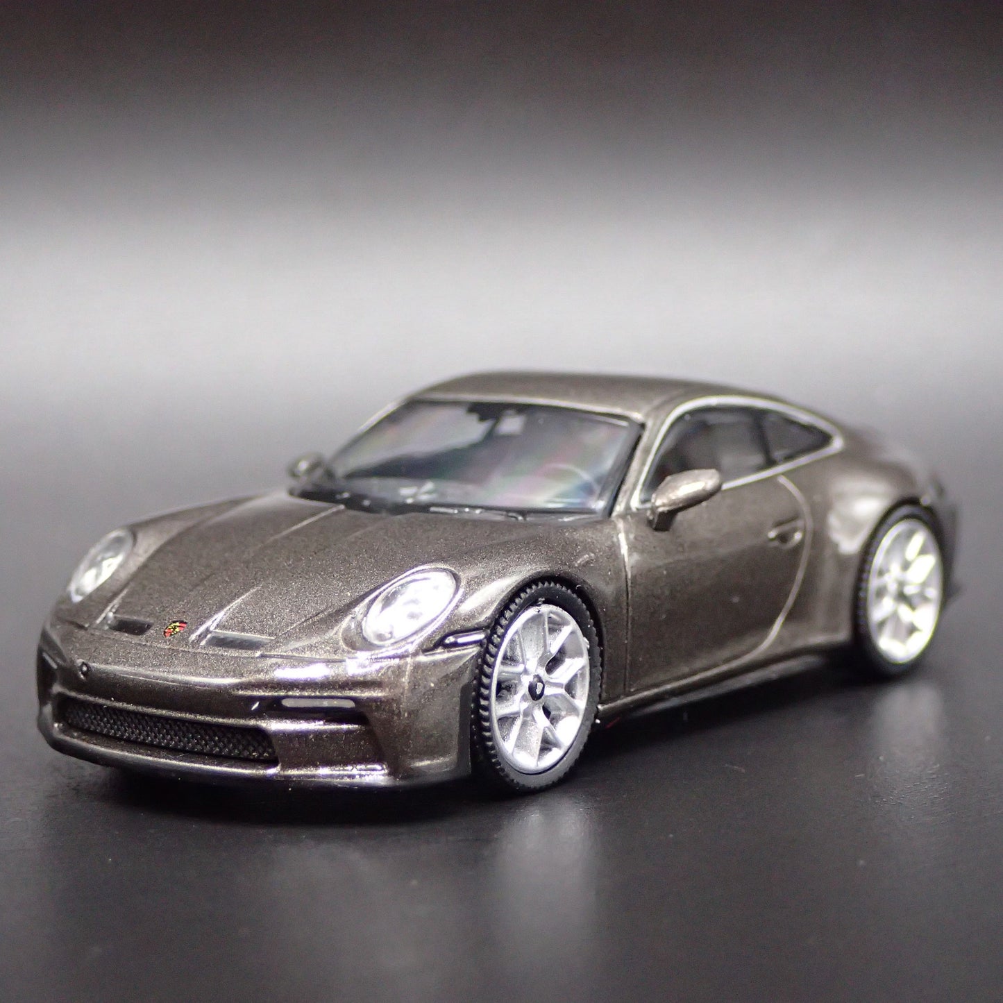 2018-2025 PORSCHE 911 GT3 TOURING 992 GRAY 1:64 SCALE DIORAMA DIECAST MODEL CAR