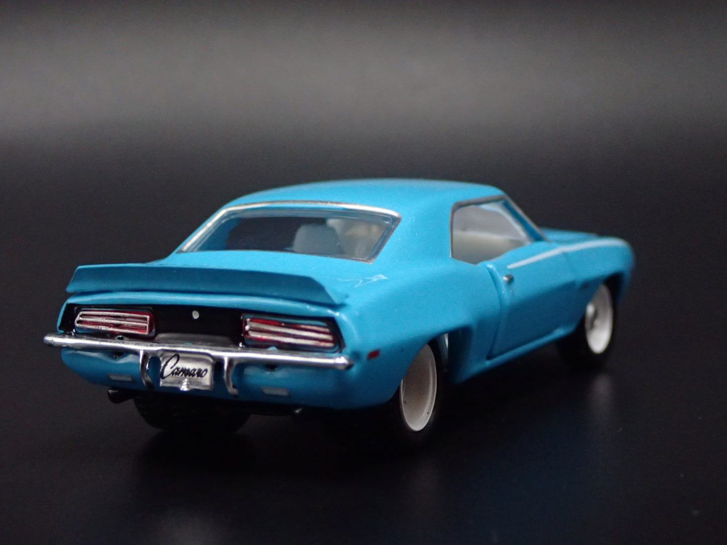 1969 69 CHEVY CHEVROLET CAMARO SS RS 396 1:64 SCALE DIORAMA DIECAST MODEL CAR