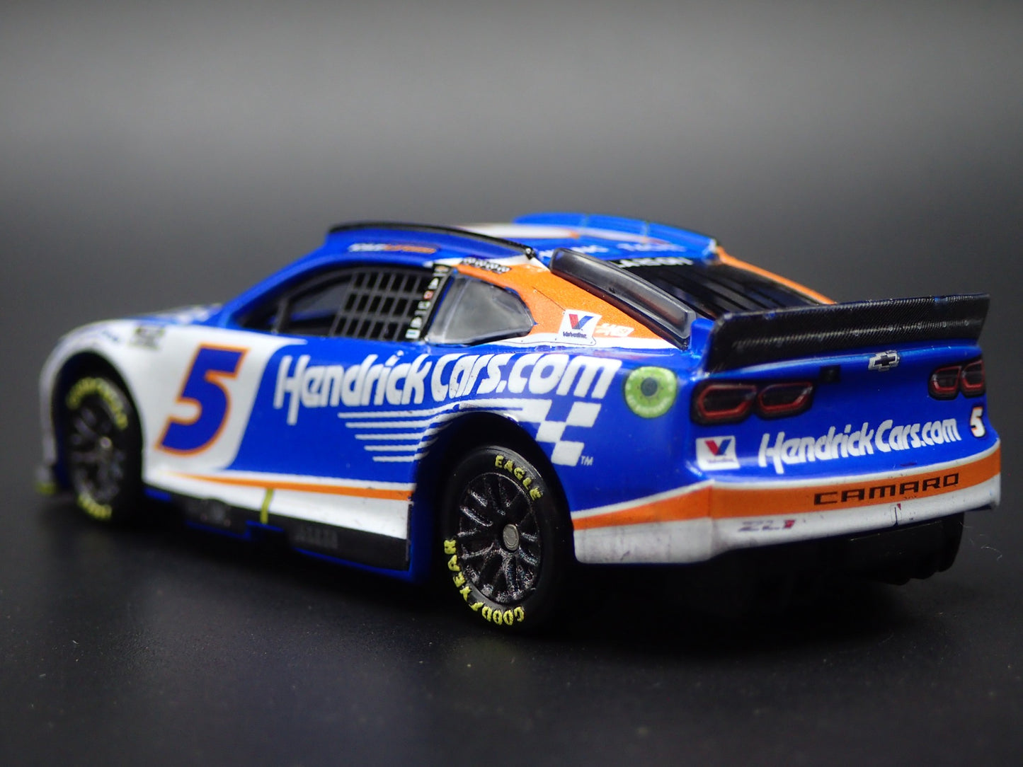 2024 CHEVY CAMARO ZL1 5 KYLE LARSON HENDRICKCARS NASCAR 1:64 DIECAST MODEL CAR
