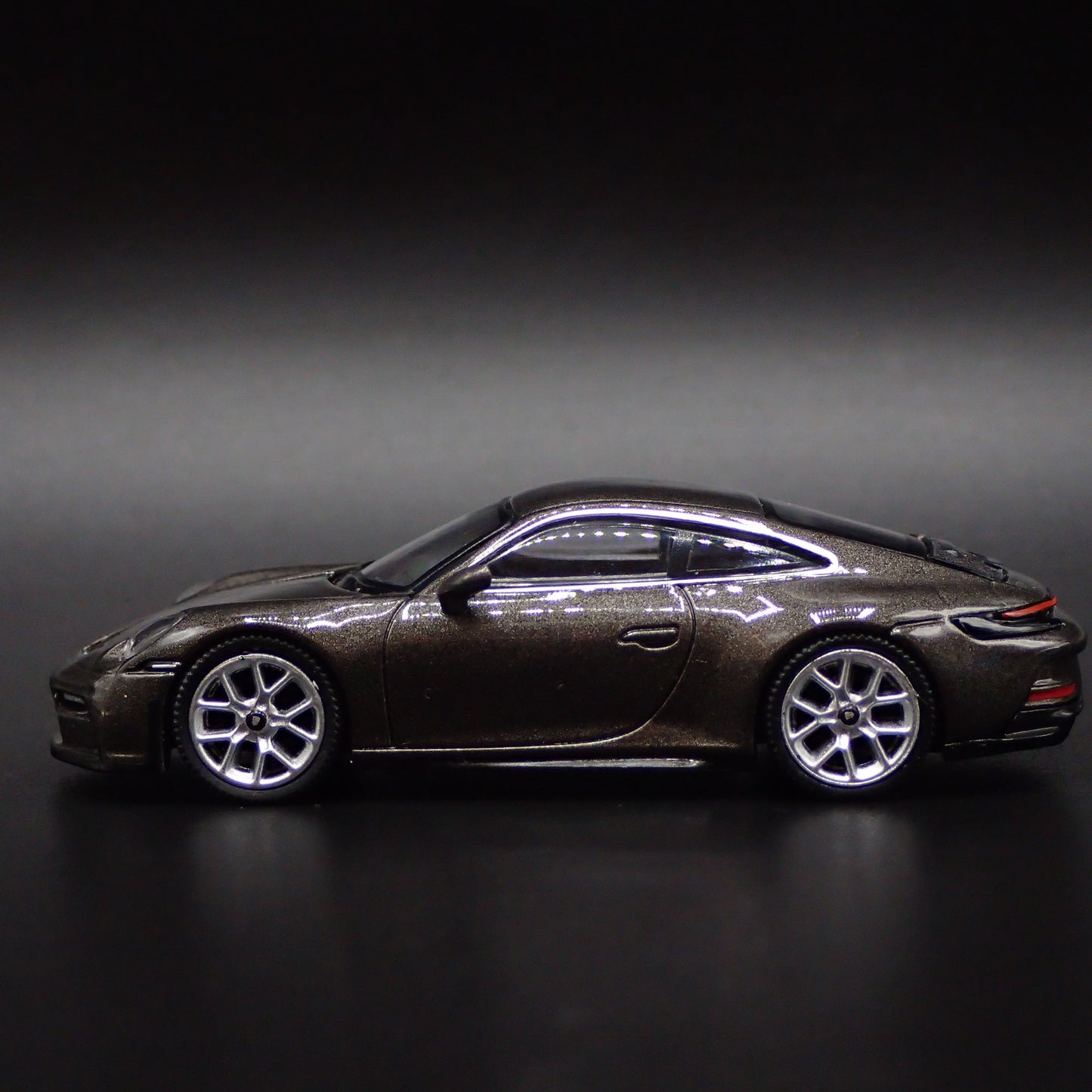 2018-2025 PORSCHE 911 GT3 TOURING 992 GRAY 1:64 SCALE DIORAMA DIECAST MODEL CAR