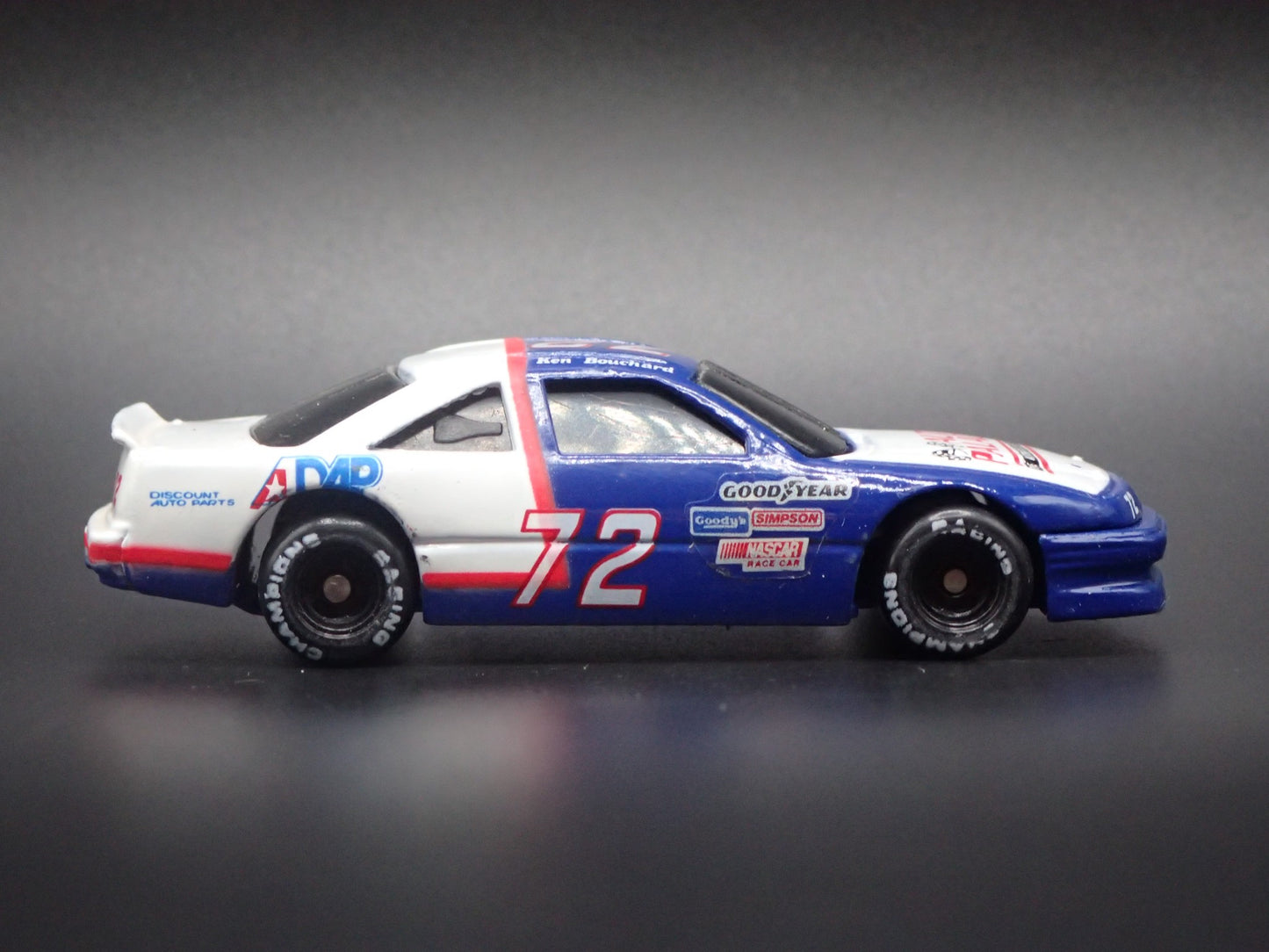 1991 91 PONTIAC GRAND PRIX 72 KEN BOUCHARD NASCAR 1:64 SCALE DIECAST MODEL CAR