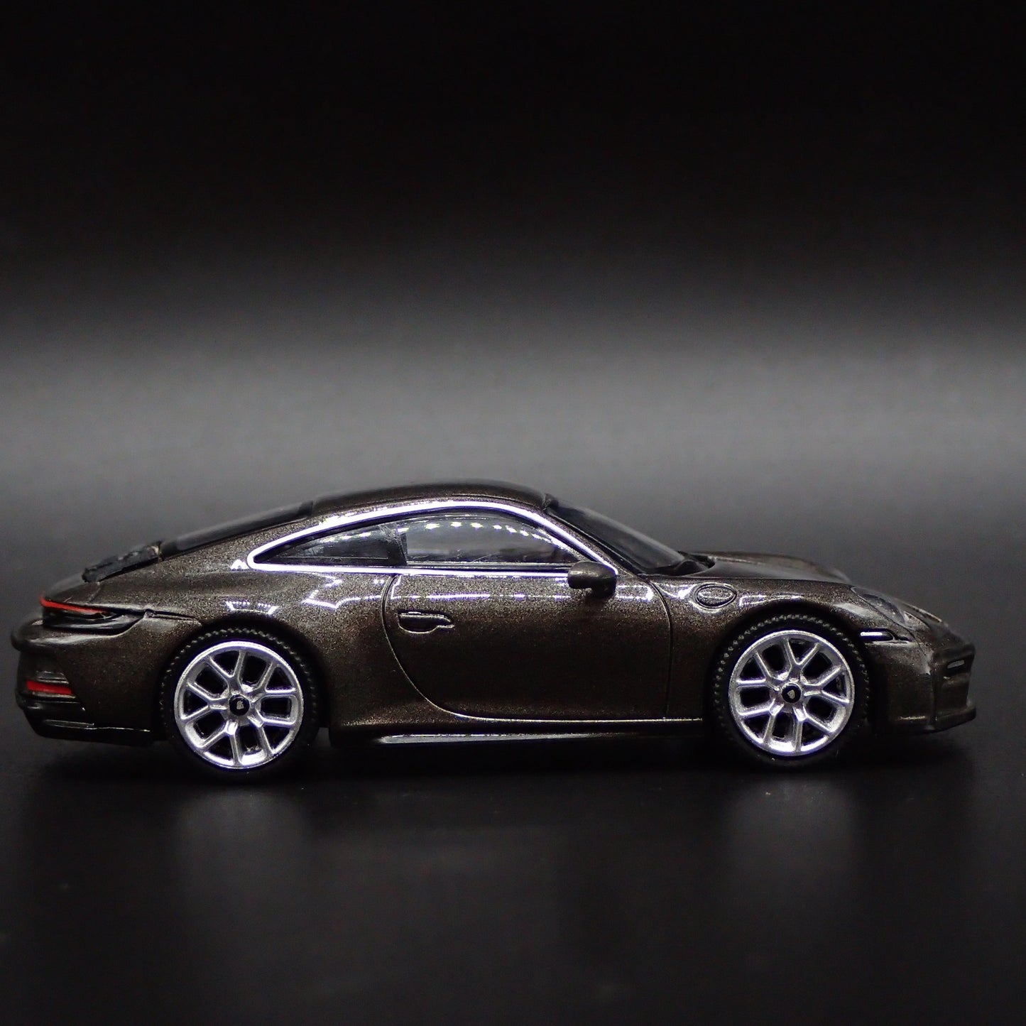 2018-2025 PORSCHE 911 GT3 TOURING 992 GRAY 1:64 SCALE DIORAMA DIECAST MODEL CAR