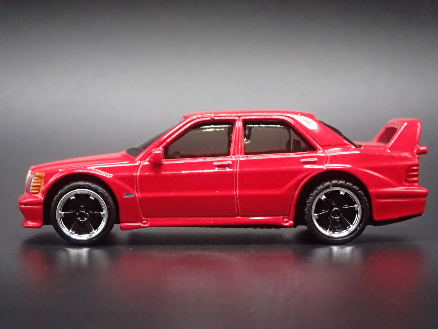 MERCEDES-BENZ 190E 2.5-16 EVOLUTION II RED 1:64 SCALE DIORAMA DIECAST MODEL CAR