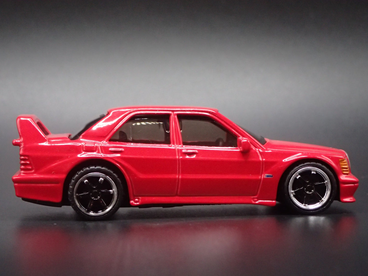 MERCEDES-BENZ 190E 2.5-16 EVOLUTION II RED 1:64 SCALE DIORAMA DIECAST MODEL CAR