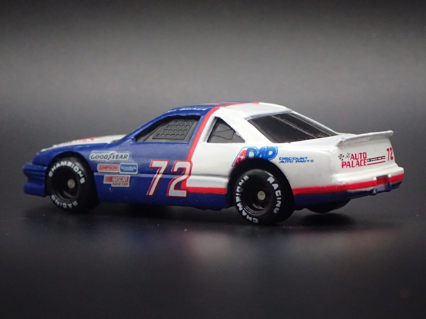 1991 91 PONTIAC GRAND PRIX 72 KEN BOUCHARD NASCAR 1:64 SCALE DIECAST MODEL CAR