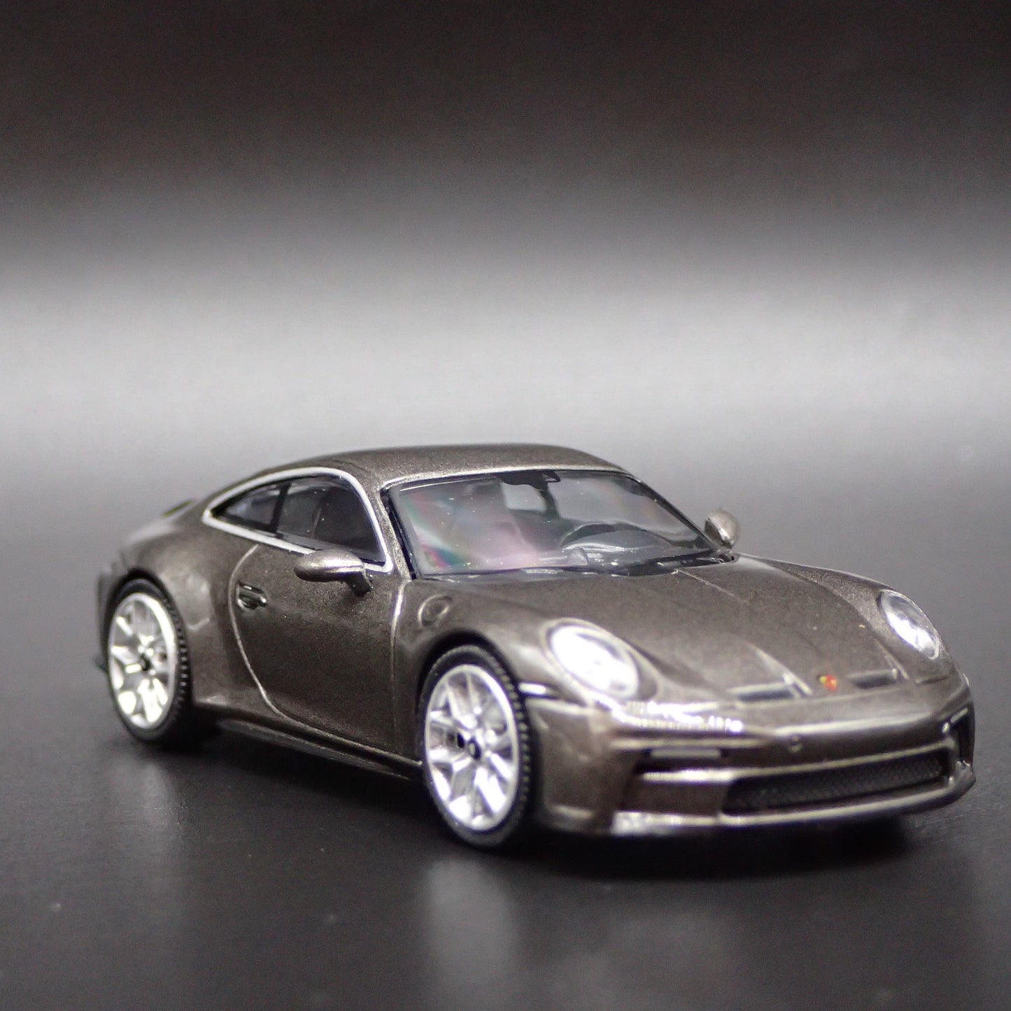 2018-2025 PORSCHE 911 GT3 TOURING 992 GRAY 1:64 SCALE DIORAMA DIECAST MODEL CAR