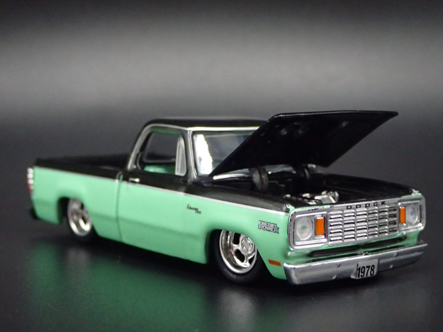 1978 78 DODGE ADVENTURER 150 PICKUP TRUCK. 1/64 SCALE DIORAMA DIECAST MODEL CAR