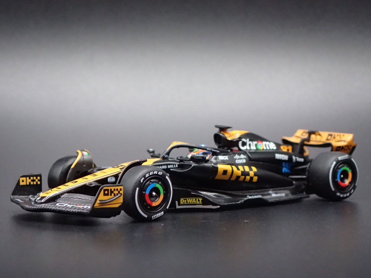 MCLAREN MCL60 #81 OSCAR PIASTRI 2023 F1 JAPANESE GP 1:64 SCALE DIECAST MODEL CAR