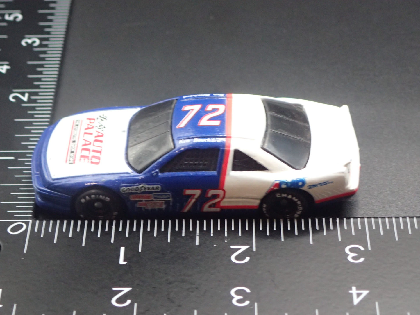 1991 91 PONTIAC GRAND PRIX 72 KEN BOUCHARD NASCAR 1:64 SCALE DIECAST MODEL CAR