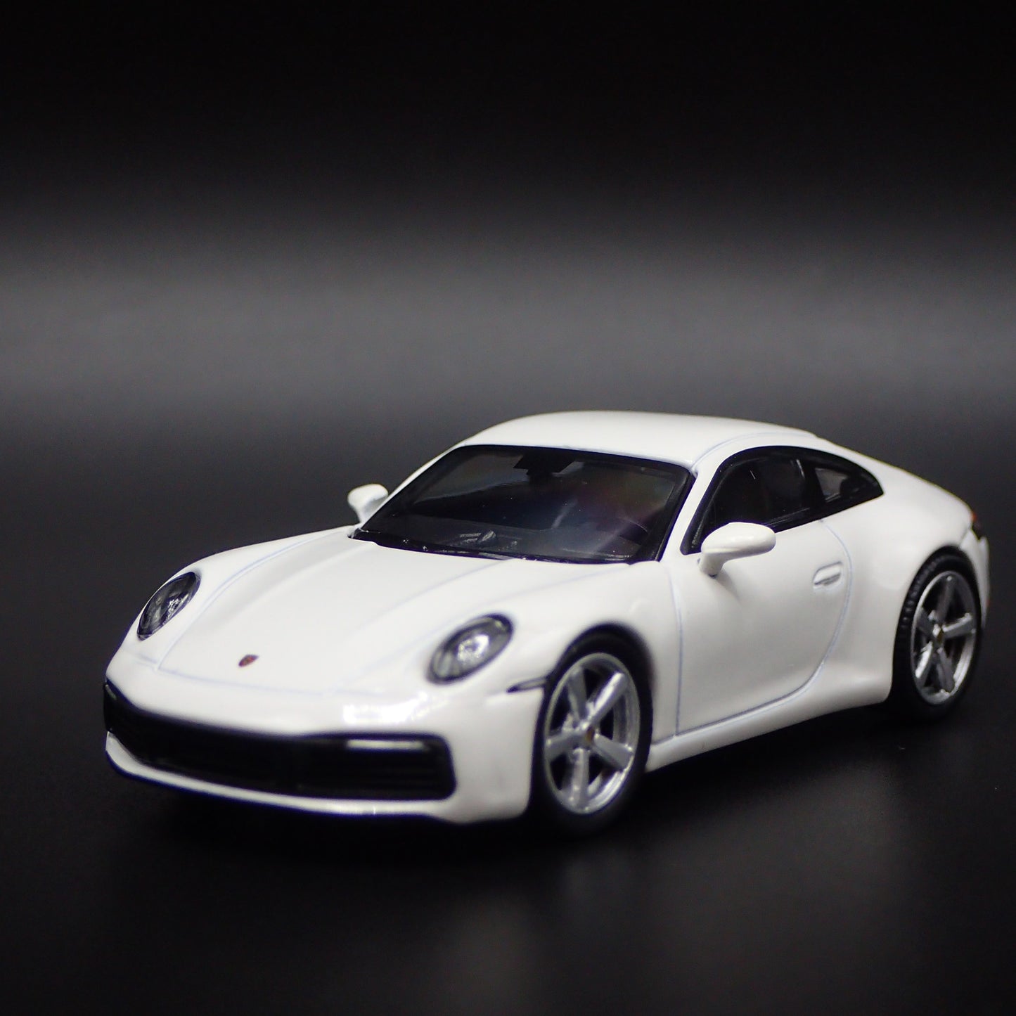 2018-2025 PORSCHE 911 CARRERA S 992 WHITE 1:64 SCALE DIORAMA DIECAST MODEL CAR