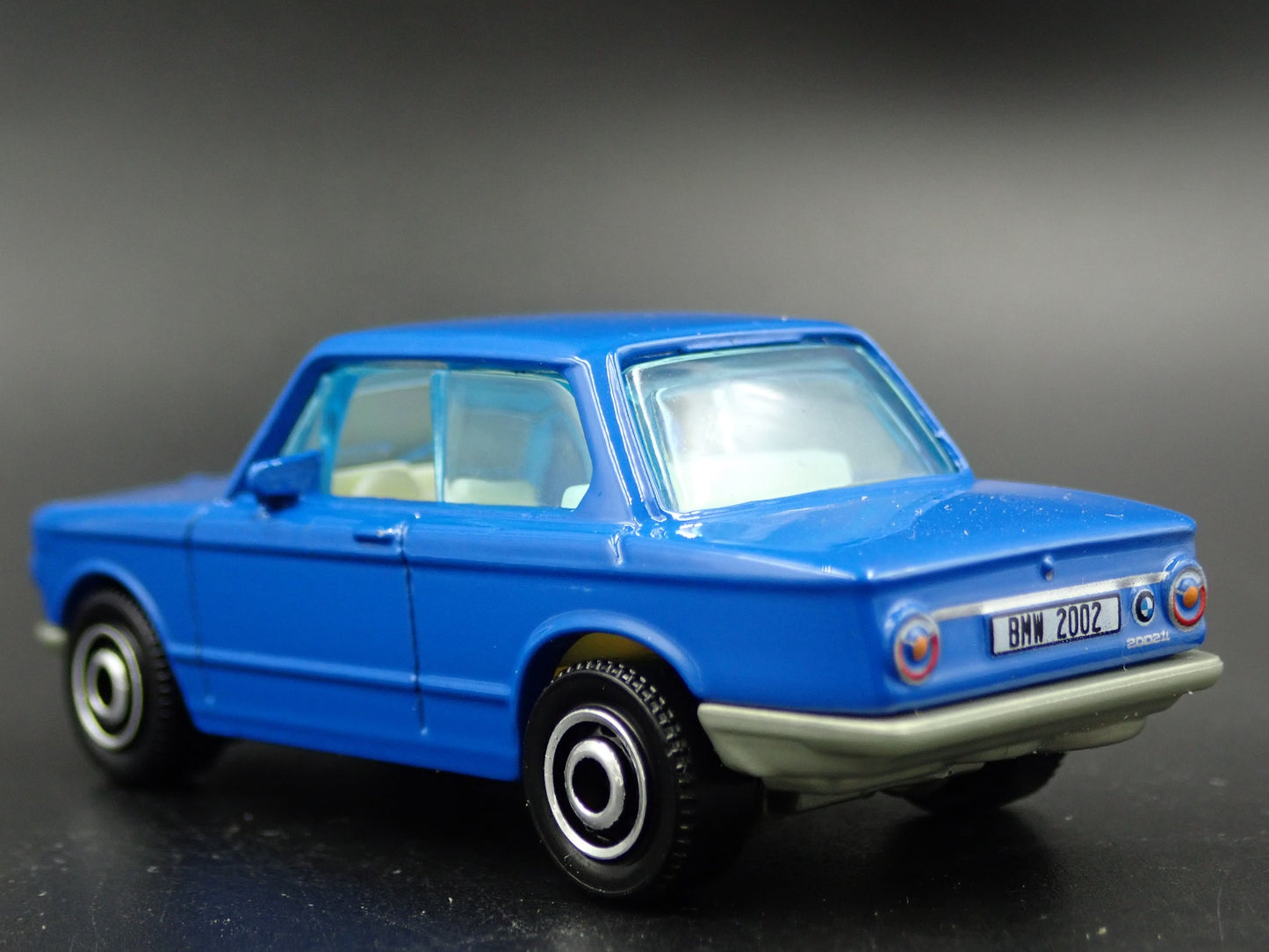 1966-1977 BMW 2002 BLUE 1:64 SCALE LIMITED COLLECTIBLE DIORAMA DIECAST MODEL CAR